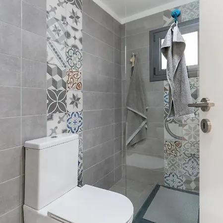 To Hani - Large Traditional House 度假居 *