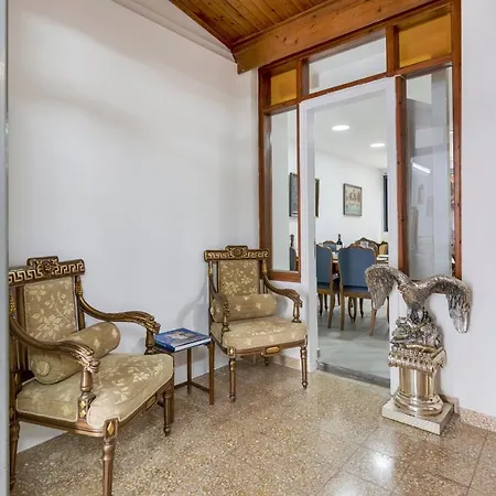 To Hani - Large Traditional House Дом отдыха Никосия