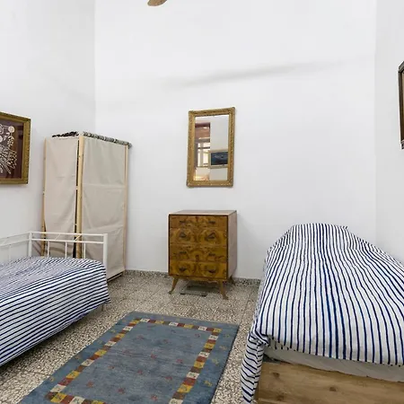 To Hani - Large Traditional House *