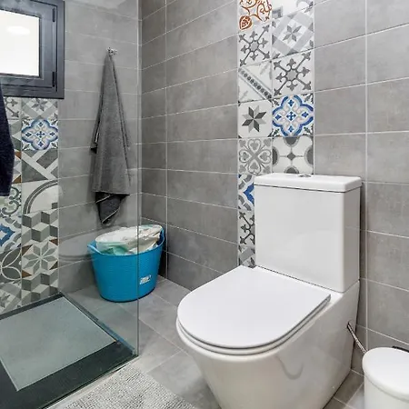 To Hani - Large Traditional House Дом отдыха *