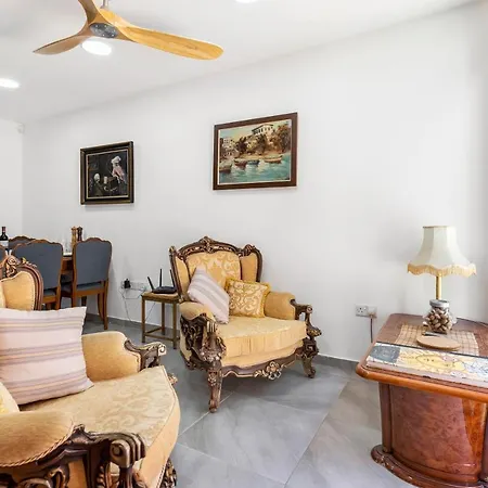 To Hani - Large Traditional House Дом отдыха *