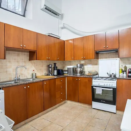 To Hani - Large Traditional House Semesterbostad