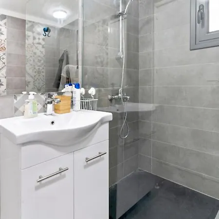 To Hani - Large Traditional House Дом отдыха Никосия