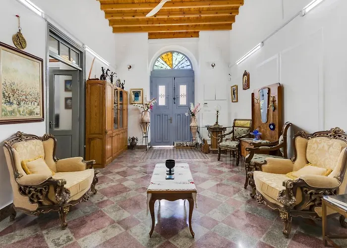 Prázdninový dům To Hani - Large Traditional House