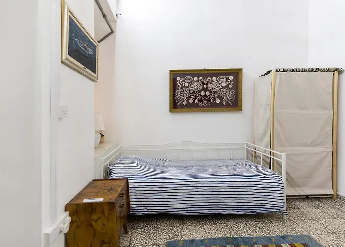 To Hani - Large Traditional House