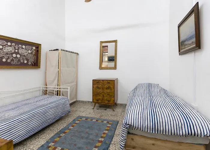 To Hani - Large Traditional House *